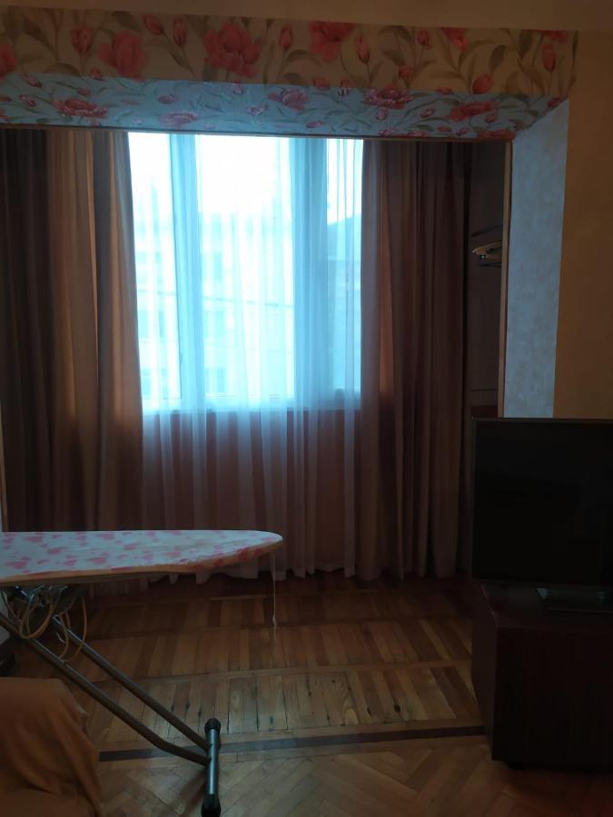 Квартира В Гаграх Apartamento Exterior foto